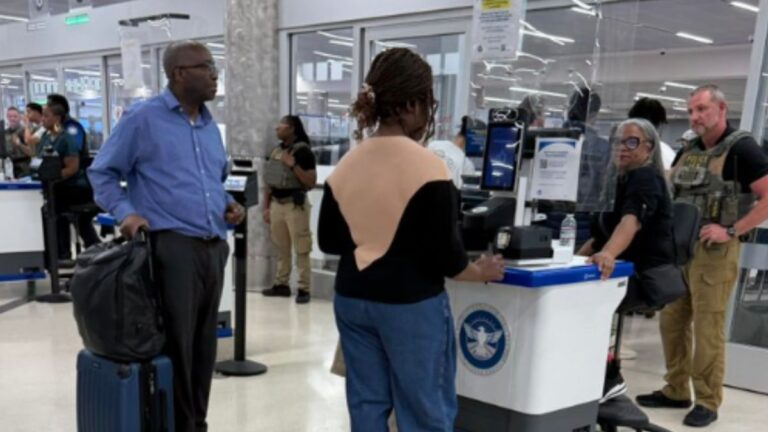 A Viral Photo of an ICE Agent at Atlanta Airport Has People Calling Out the Hypocrisy