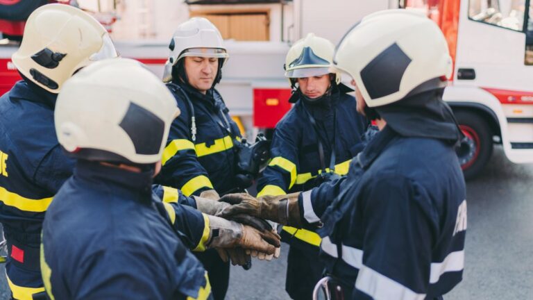 Firefighters Go Viral After Bringing 4 Cats Back to Life at a California Apartment Blaze