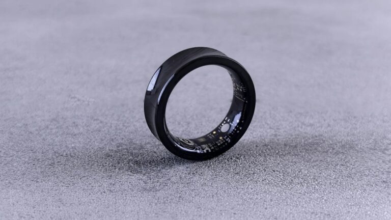 Ex Cruise Ship Worker Explains Hidden Meaning Behind Wearing a Black Ring