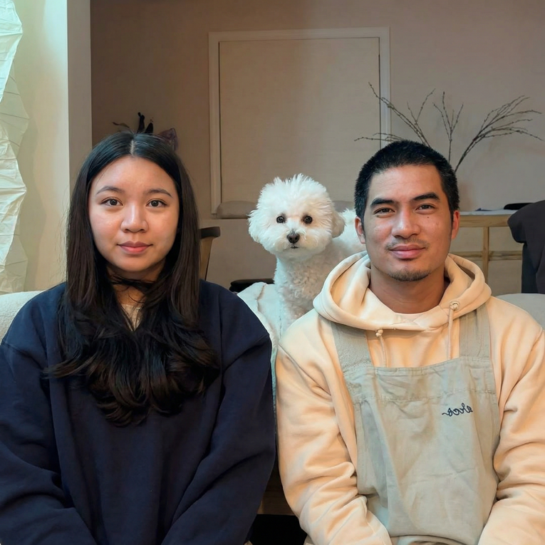 A Couple Wanted to Find Out Who Their Dog Loves More and the Winner Was Clear Right Away