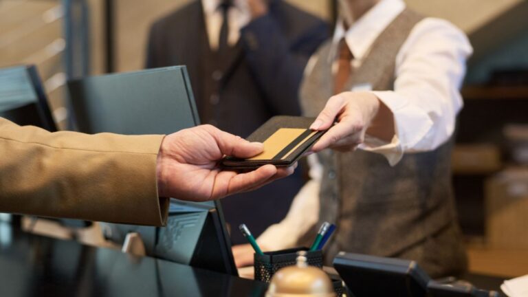 You Can Use Your Hotel Key Card in These Practical Ways: “Don’t Throw Them Away”