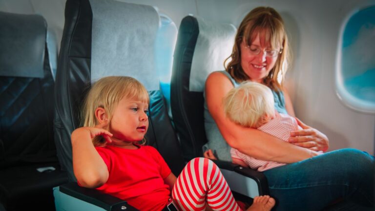 A Passenger Warned Noisy Kids on a Plane and Their Parents Reaction Went Viral